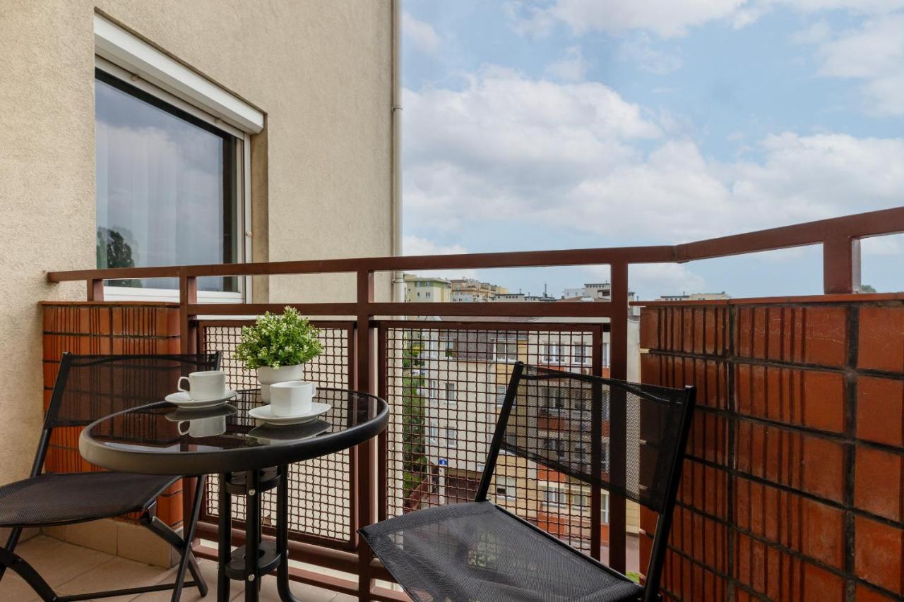 Cozy Apartment With Parking In Warsaw Ursus By Noclegi Renters Exterior foto